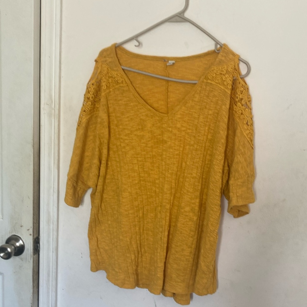Cato Gold Relaxed 3/4 Sleeve Blouse